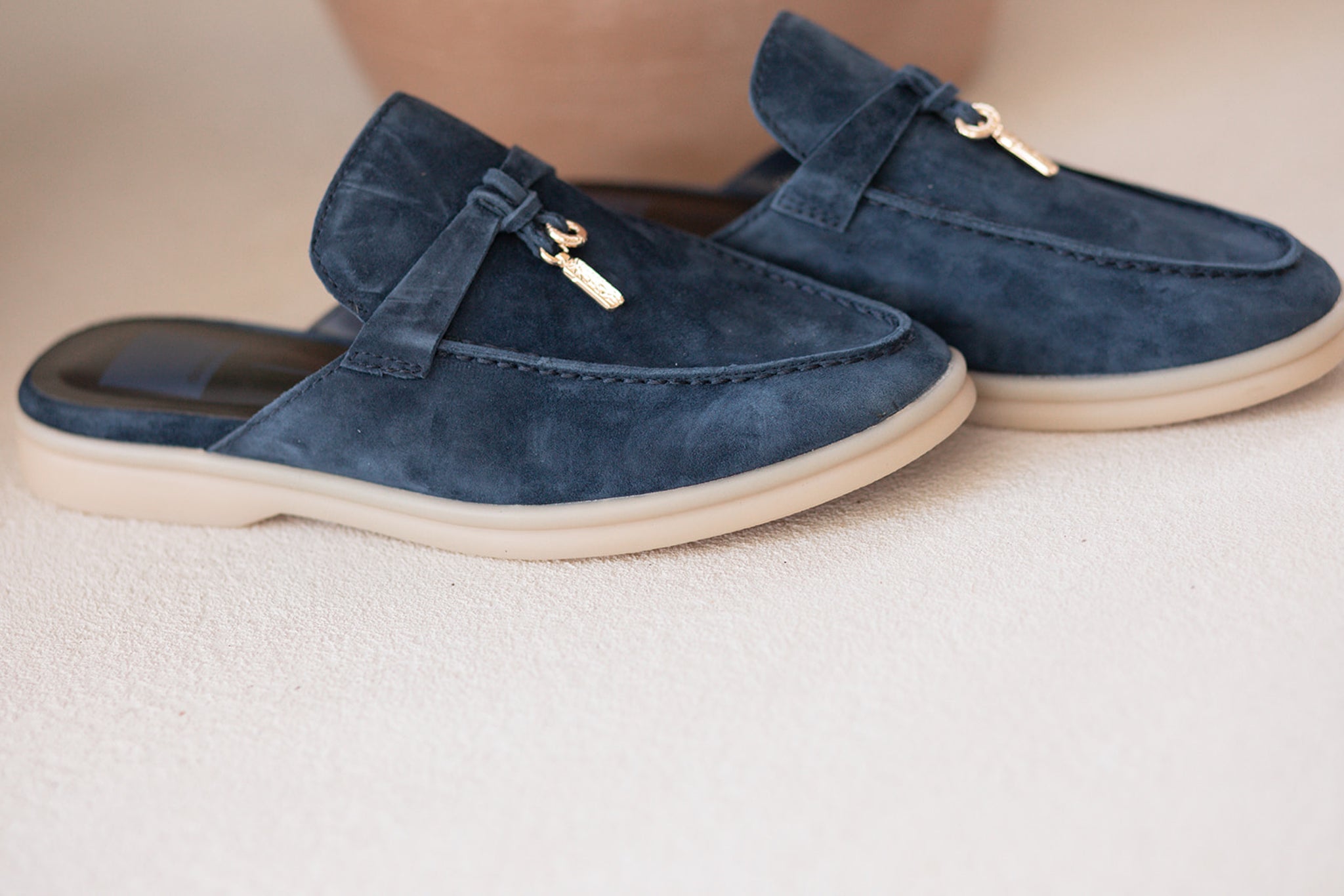 Dolce Vita Lasail Flats in Navy Blue Suede