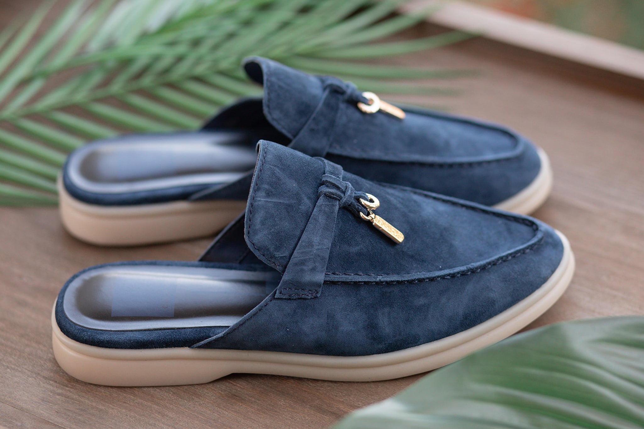 Dolce Vita Lasail Flats in Navy Blue Suede