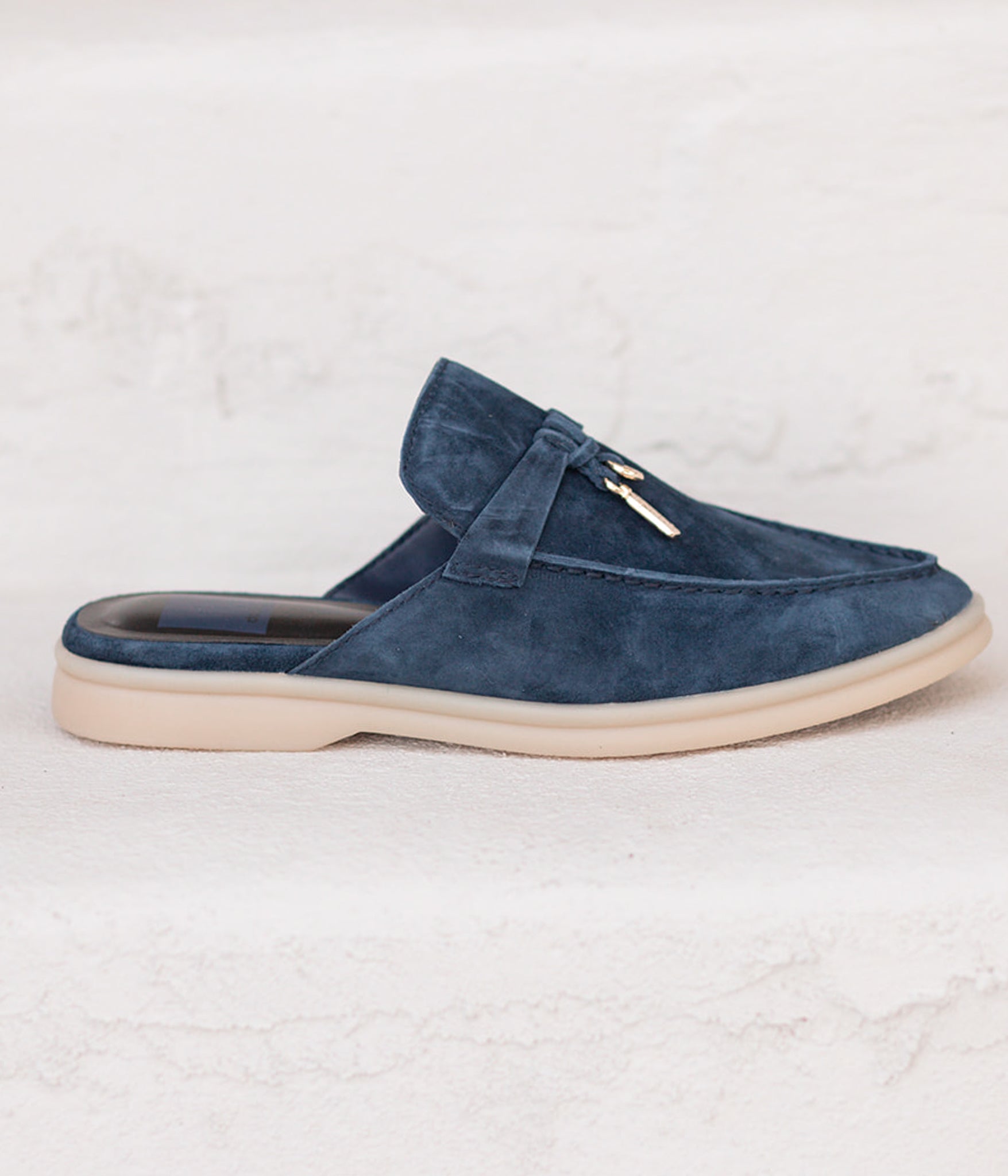 Dolce Vita Lasail Flats in Navy Blue Suede