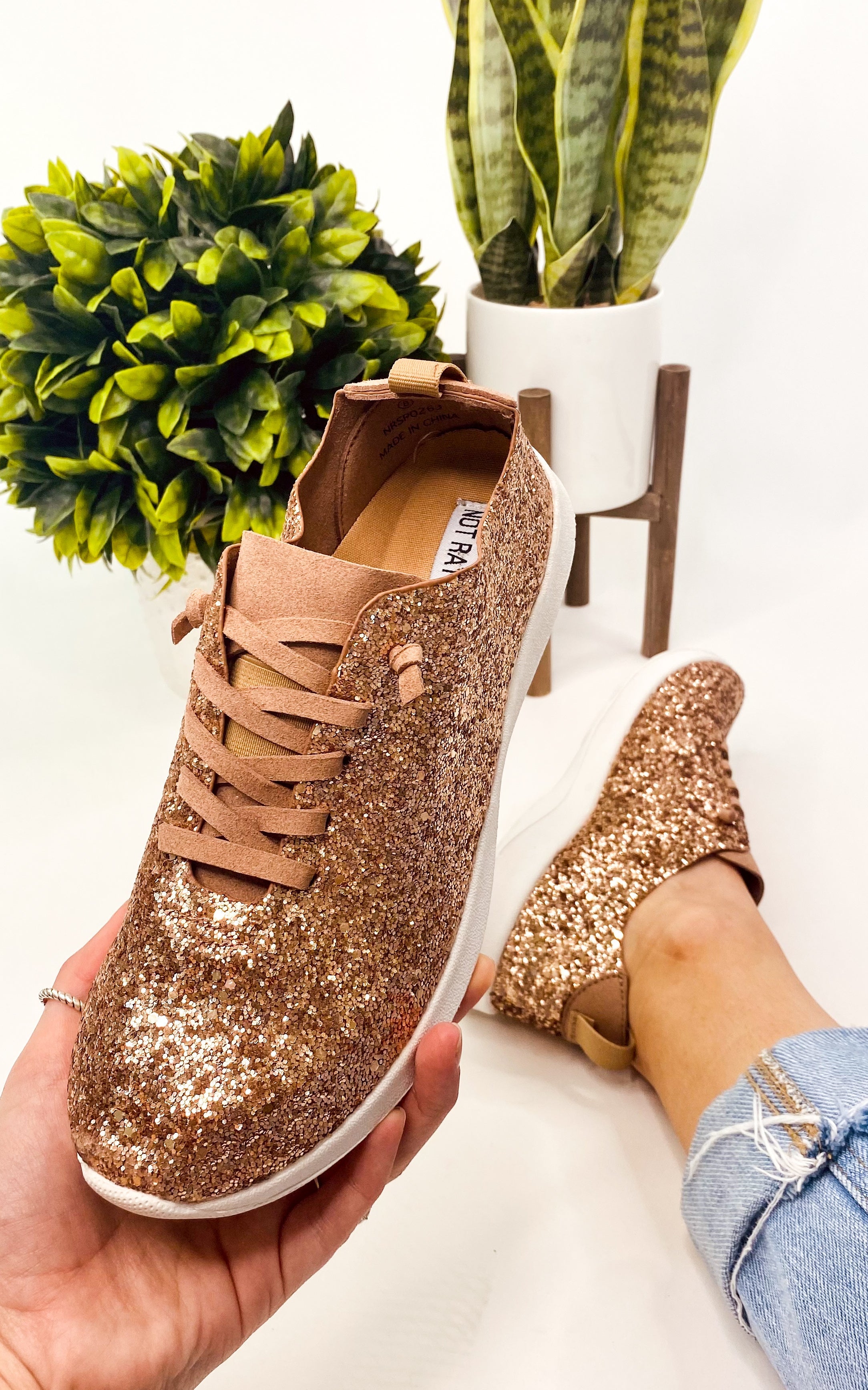 Women's Gold Glitter Sneakers | Size 8